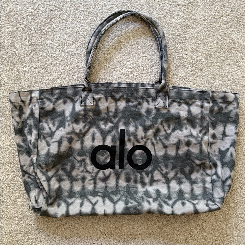 ALO Yoga Gray Tie-Dye Tote Bag